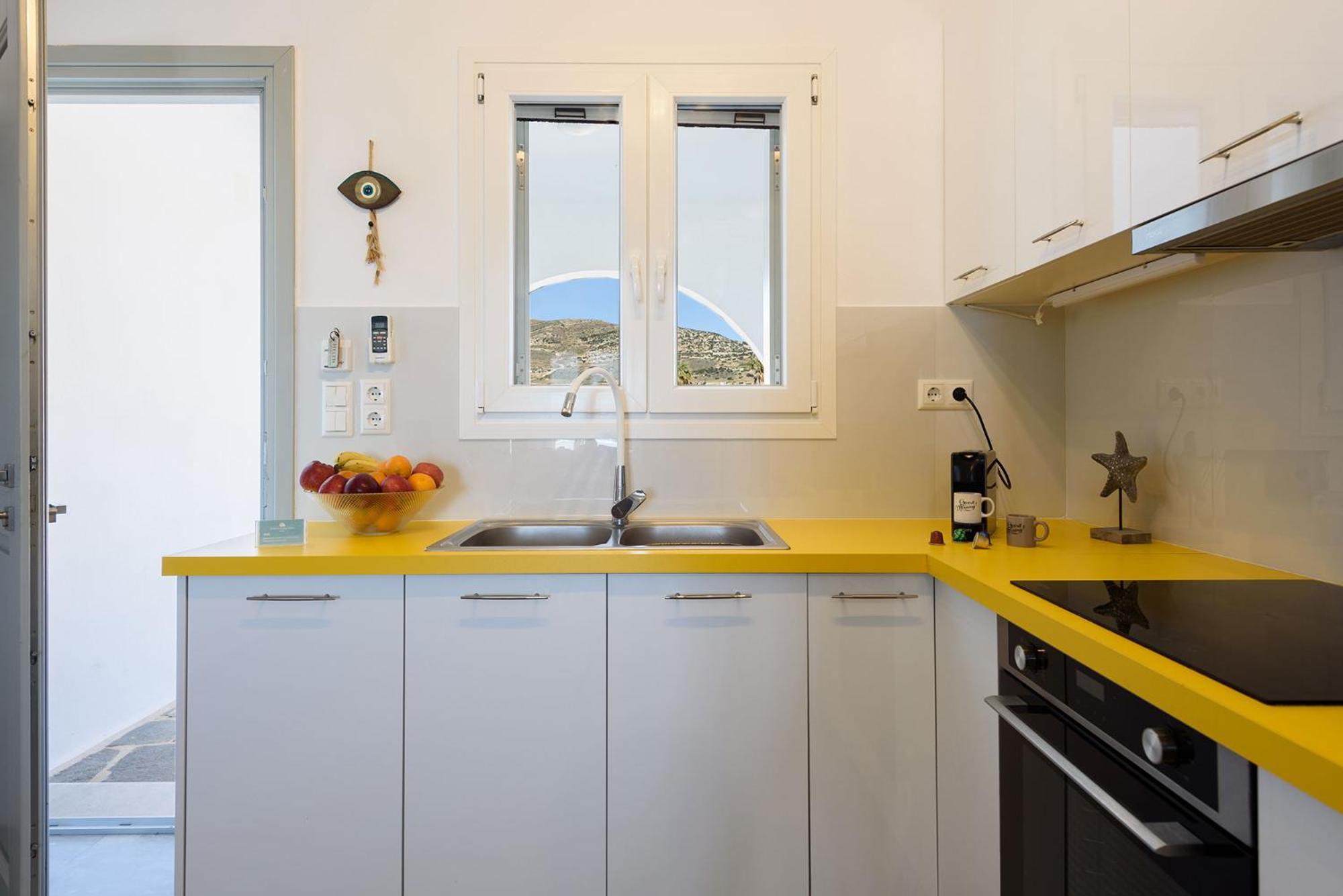 Helen Front Luxury Kastraki (Naxos)