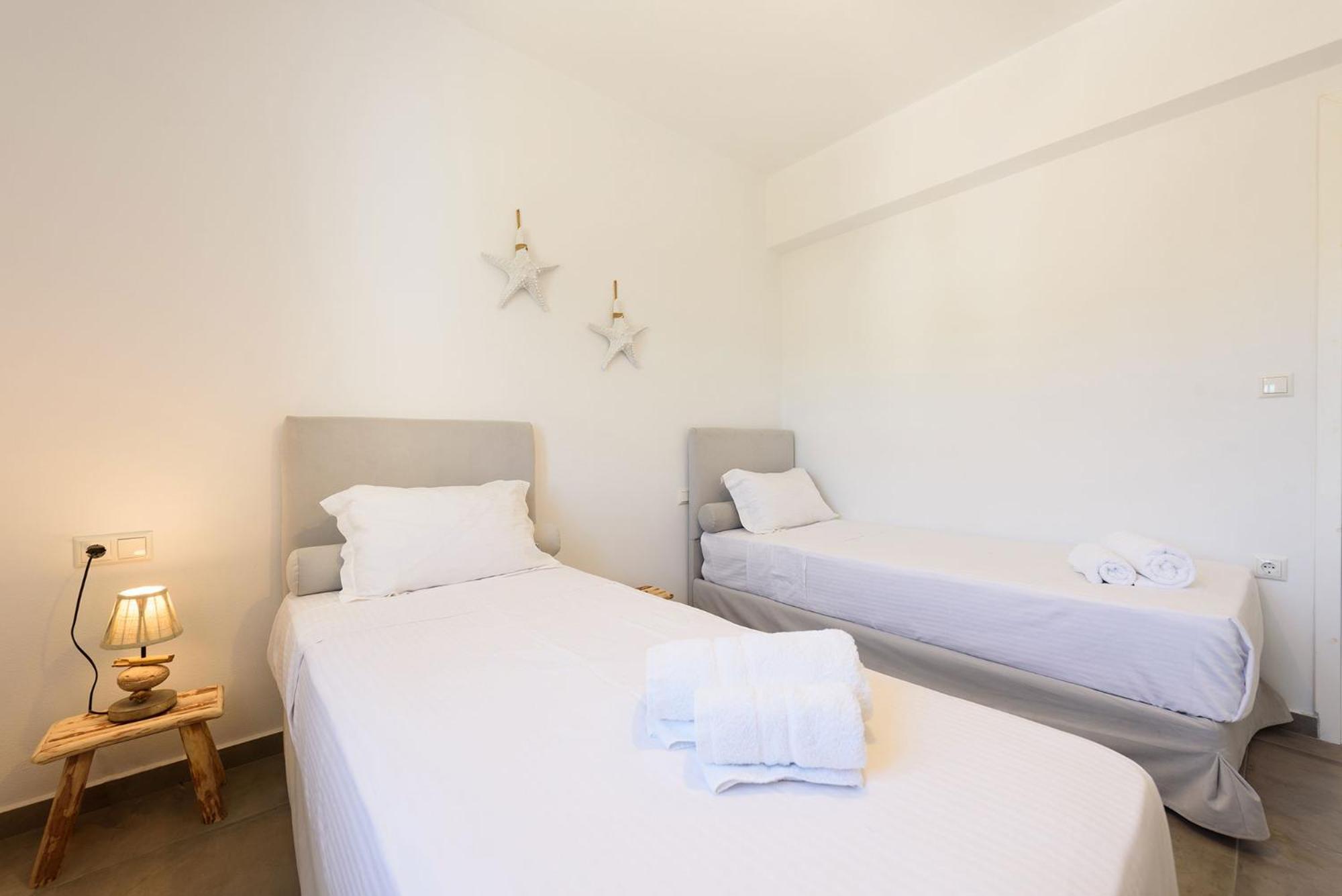 Villa Helen Front Luxury